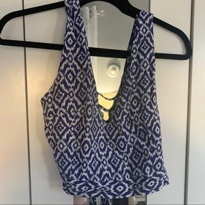 Lulu’s tie back crop top